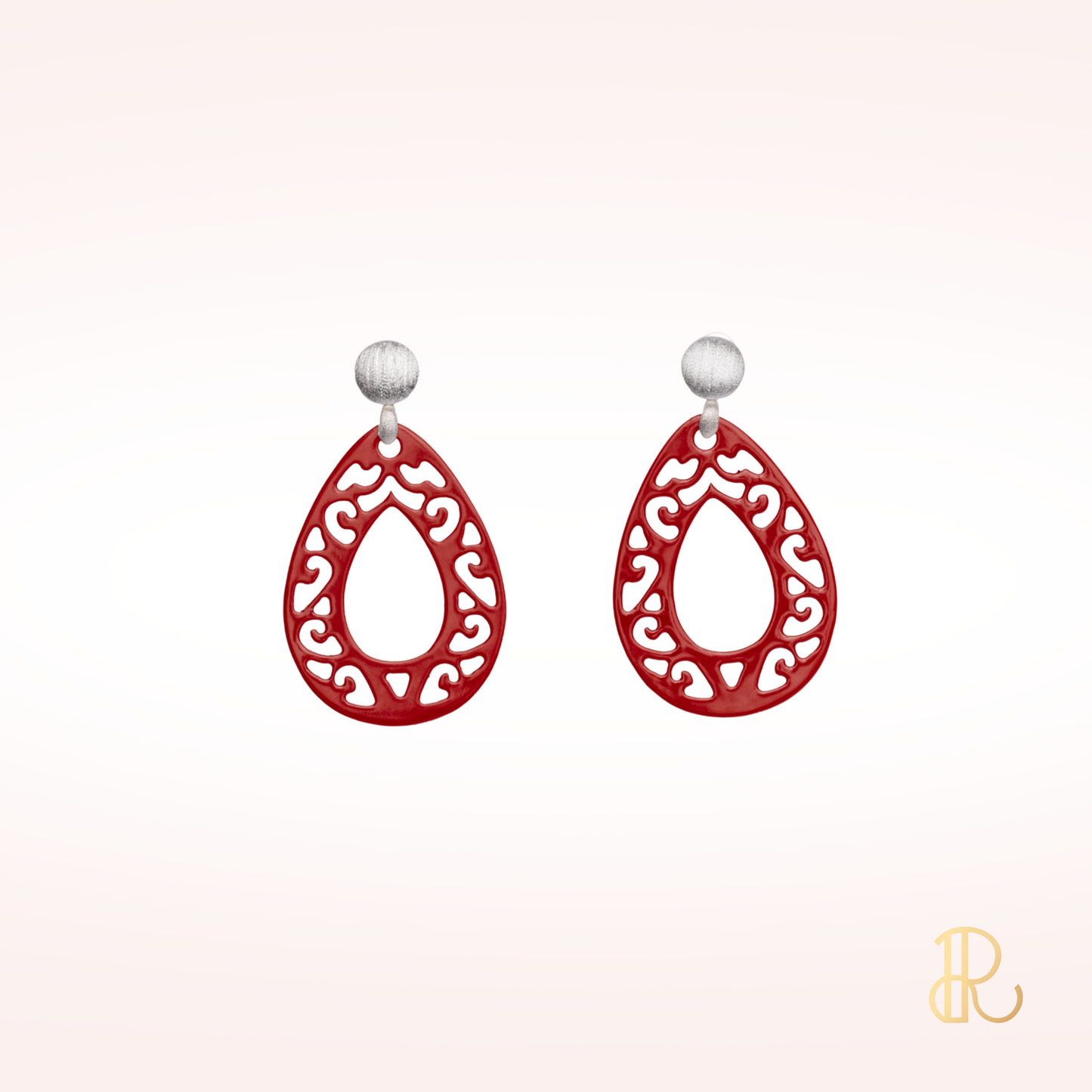 FENARA STATEMENT EARRING