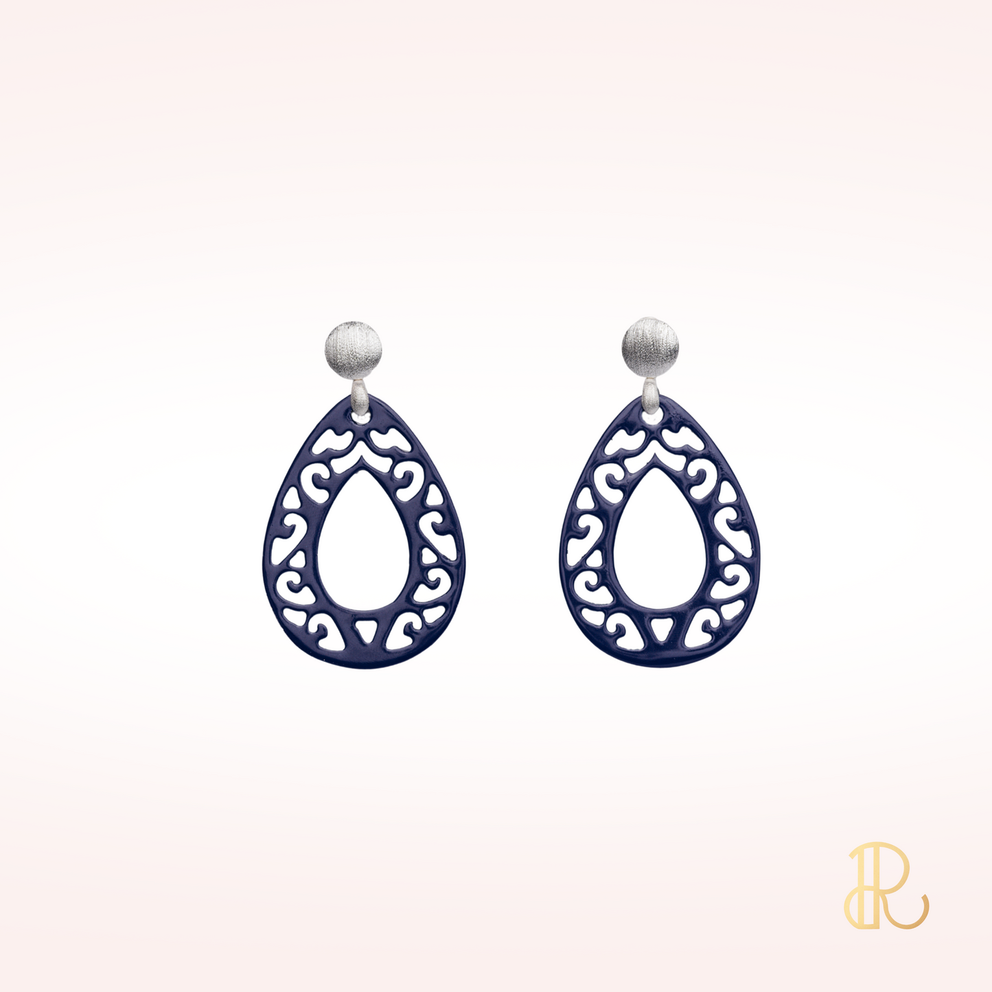 FENARA STATEMENT EARRING