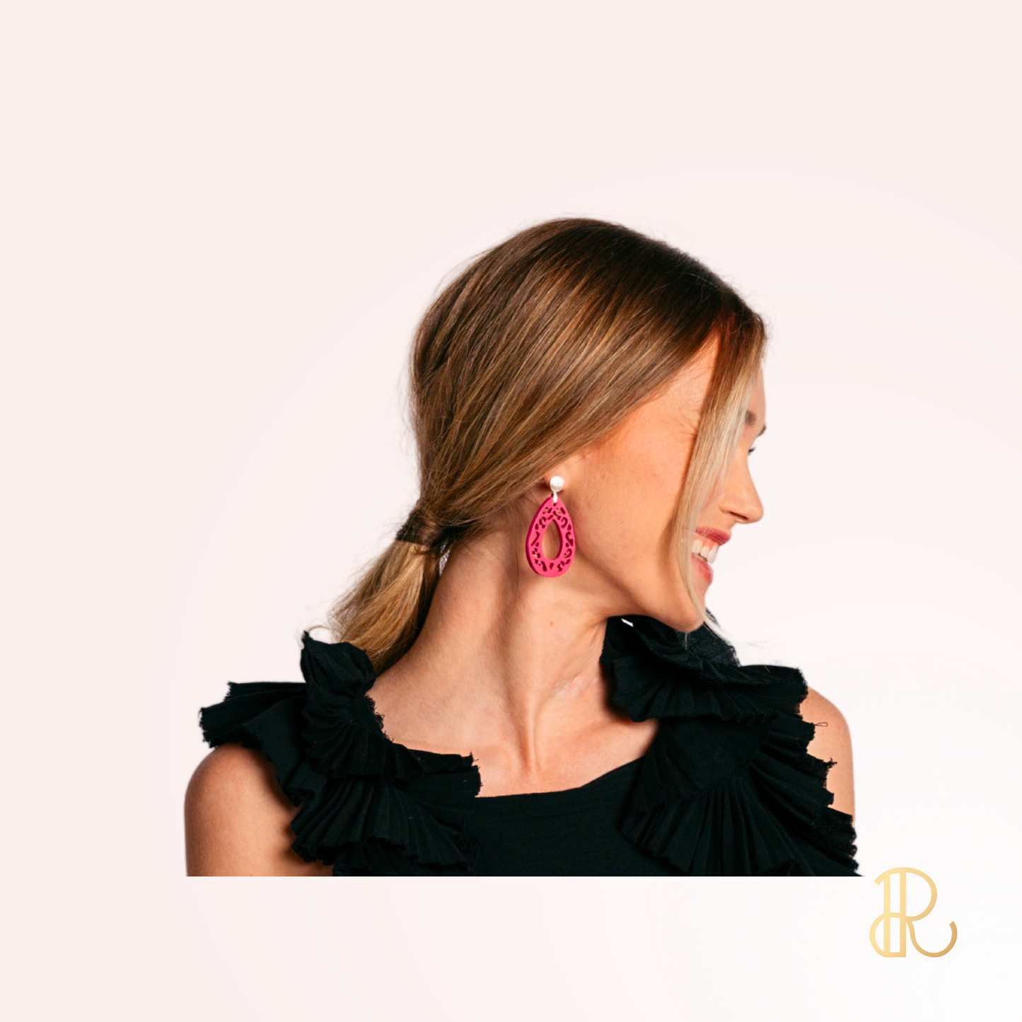 FENARA STATEMENT EARRING